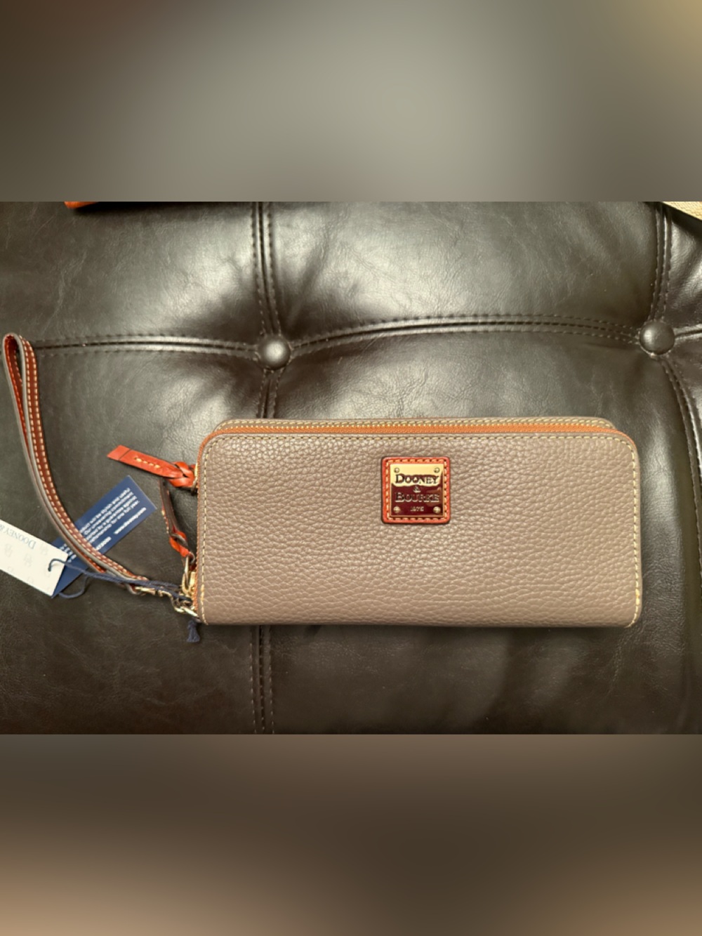 New Authentic Dooney & Bourke Leather Zip-Around Wallet clutch Brown $268 gray